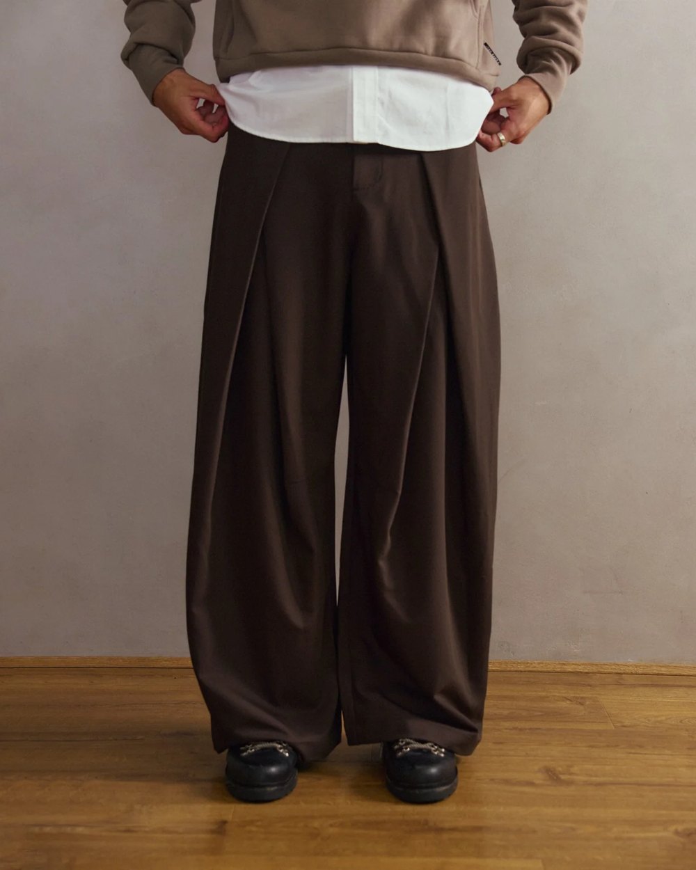 Chocolate brown wide leg Vermont pleat pant with deep front pleats