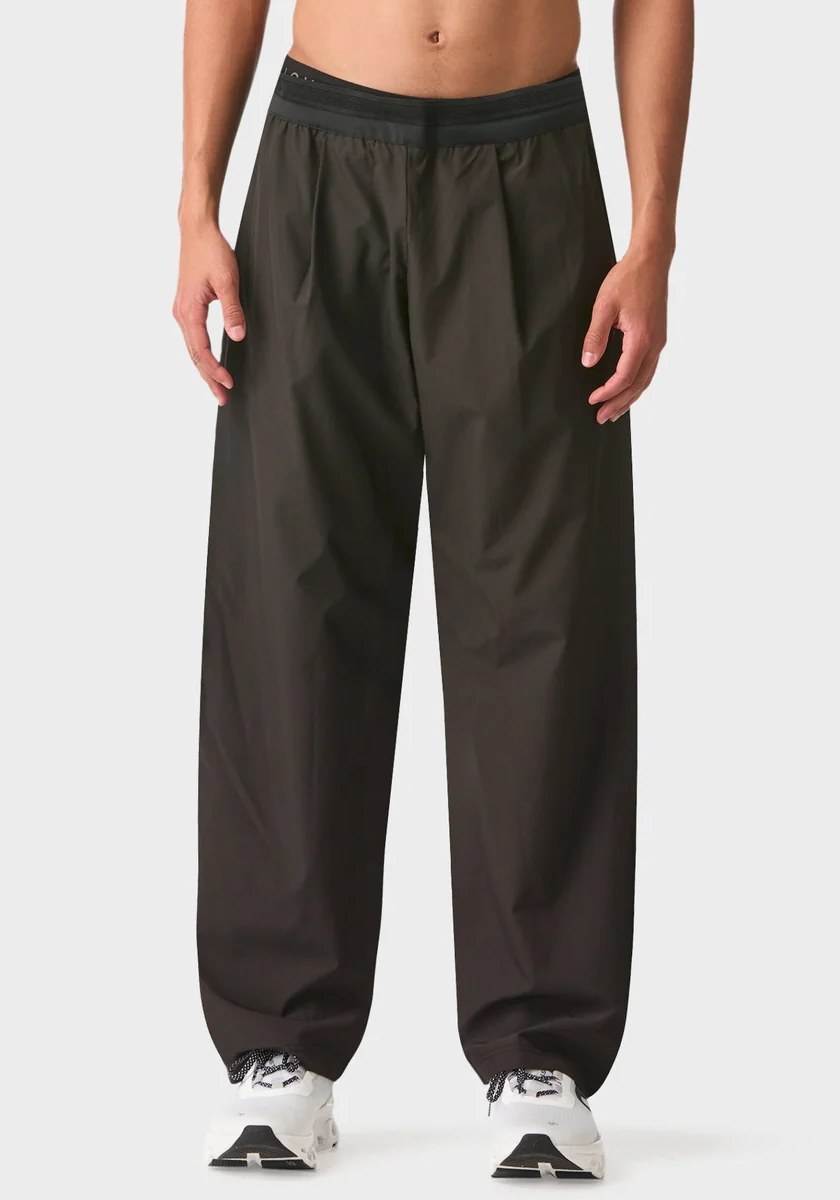 Black wide leg pleated active pant with elastic waistband